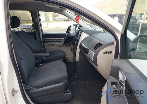 2010 Dodge Grand Caravan Sxt из США, поврежденный, VIN 2D4RN5D17AR261273